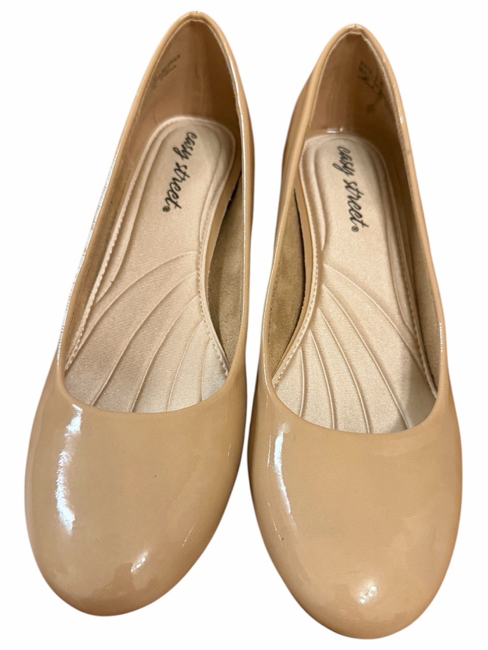 Easy Street Beige Block Heel Pump. Size 8. - Picture 3 of 14